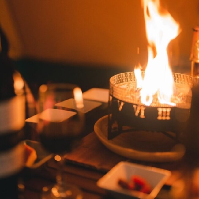 ご宿泊と TAKIBI BAR 利用（60 分）をセットにしたプラン。

宿泊期間：2026年1月9日（金）～3月9日（月）

料　　金：1名1泊　9,600円～　※2名1室利用

プラン内容：
TAKIBI BAR利用券付き（1泊に付き1人1枚）
※体験料（60分）、薪、ドリンク・フード含むをご利用いただけます。