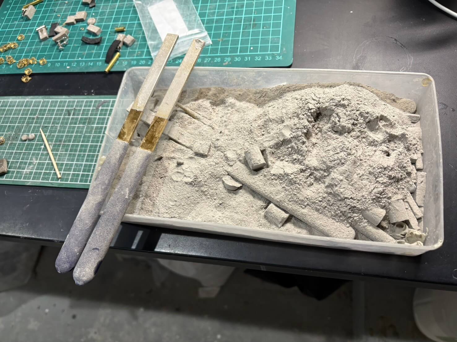 アートに使用した素材について